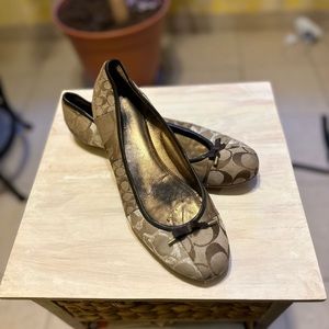 Coach flats